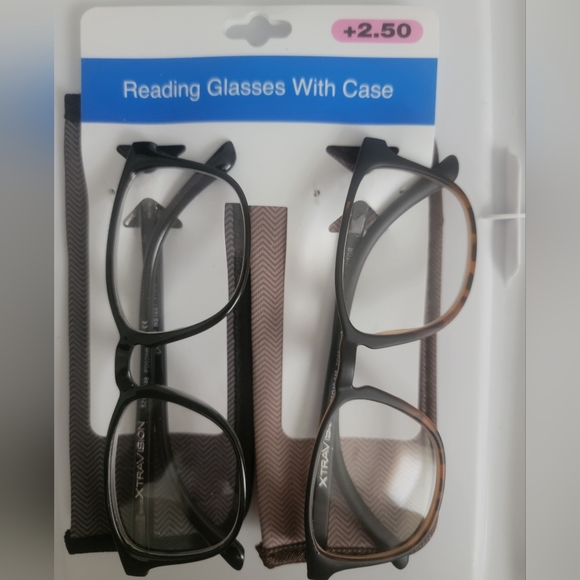 Xtravision Other - Classic Black and Brown Rectangular Glasses Set